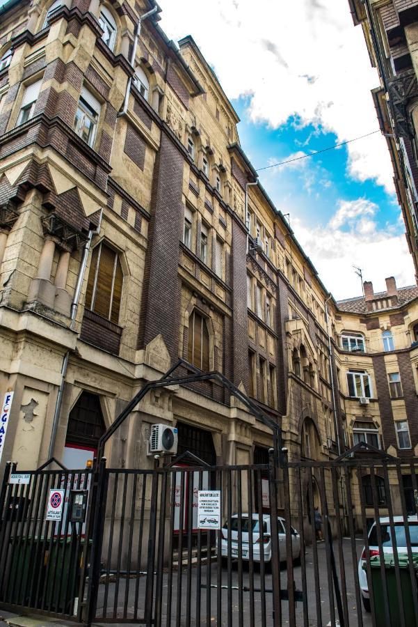 Exclusive Apartment *
